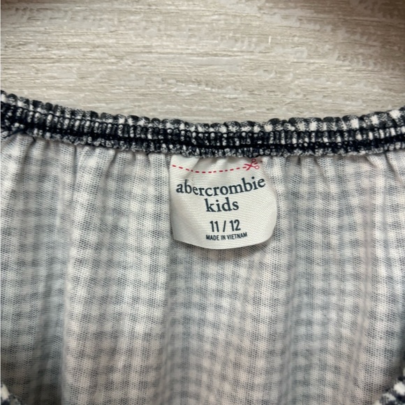 | Abercrombie Kids | top. Size 11/12. - Picture 3 of 4